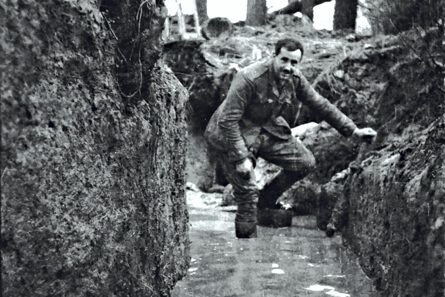 vattenfylld skyttegrav brittisk 1915